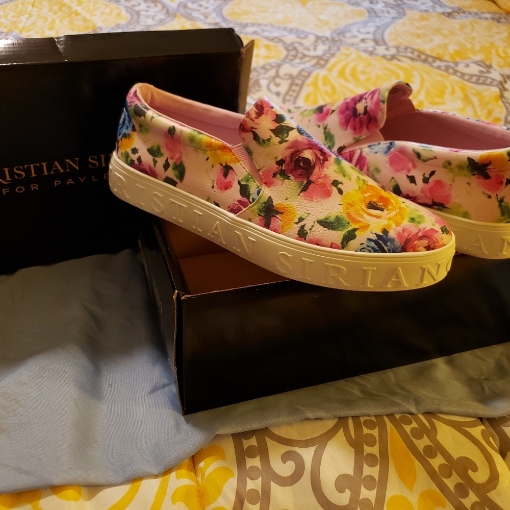 Shoes - Picture 7 of 15